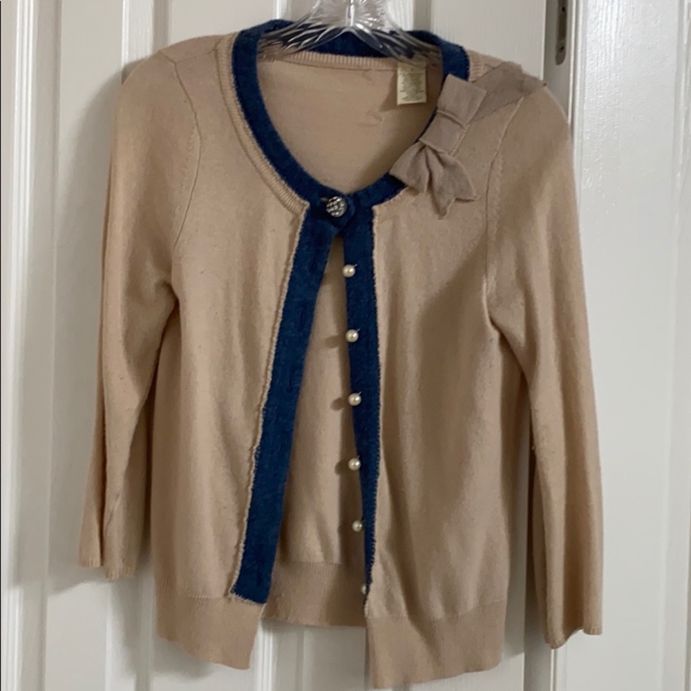 Chic lambswool cardigan with pearl/gem details